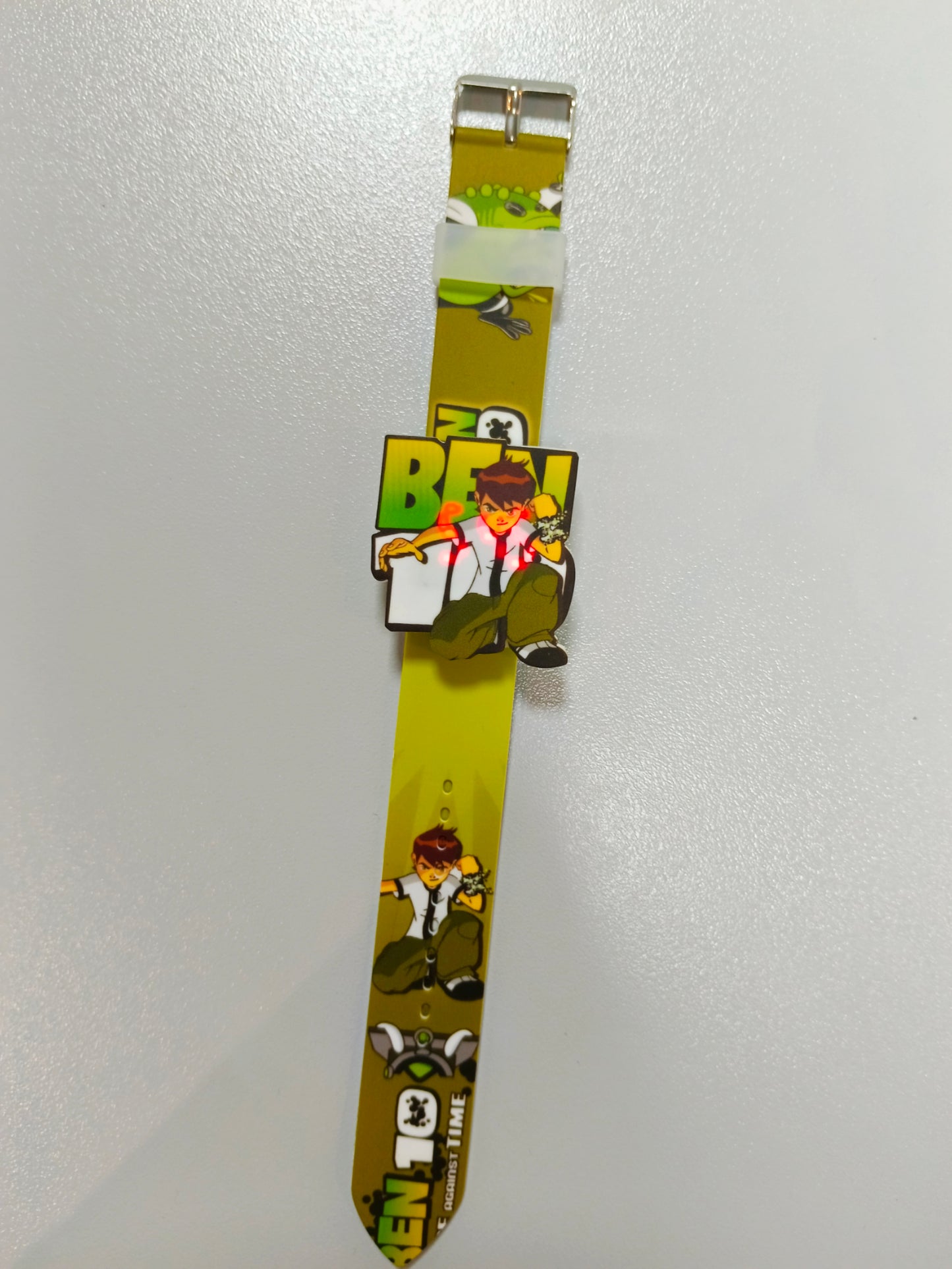ELEGANT WRIST WATCH FOR KIDS Ben10